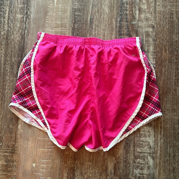 Nike running shorts - Picture 2 of 3